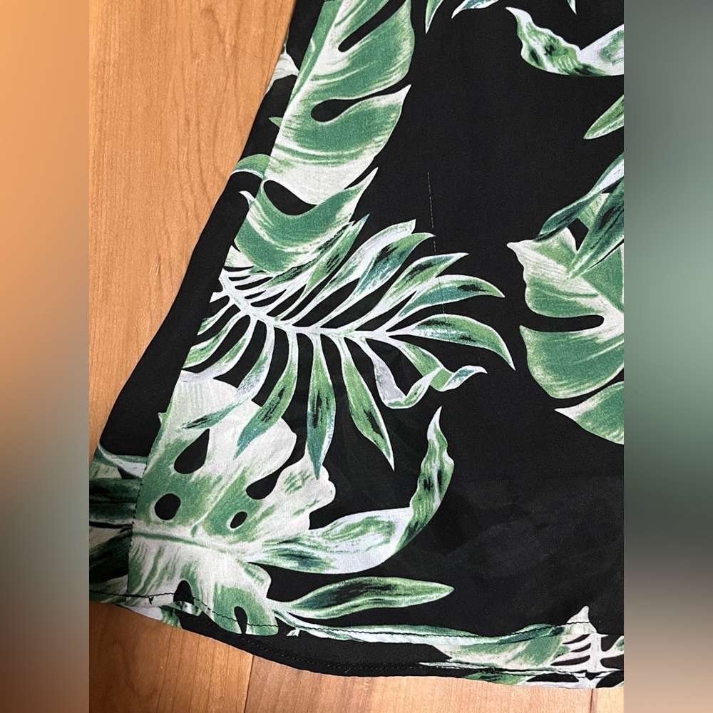 Belle Vere Tropical Leaf Halter Dress Green Black Size 4 Resort Summer - Picture 14 of 14
